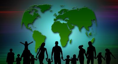 immagine di famiglia allargata sullo sfondo del mondo immagine di famiglia allargata sullo sfondo del mondo